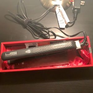 HSI Professional 1” ceramic flat iron